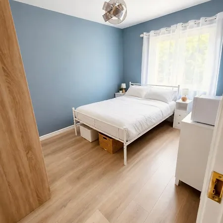 Spacious Double In Town, Galway Bed & Breakfast *